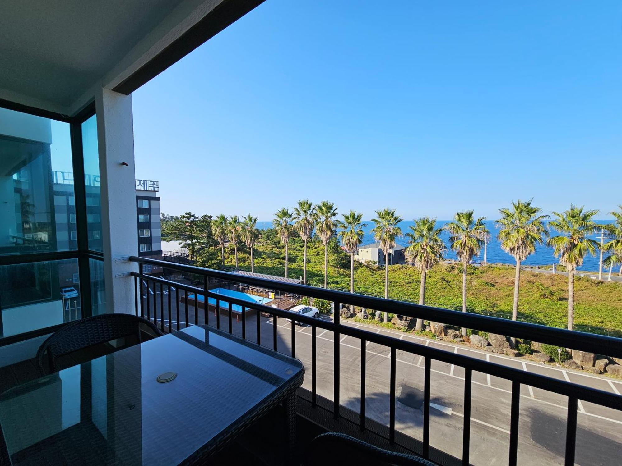 Sea Cliff Hotel Jeju Exterior photo