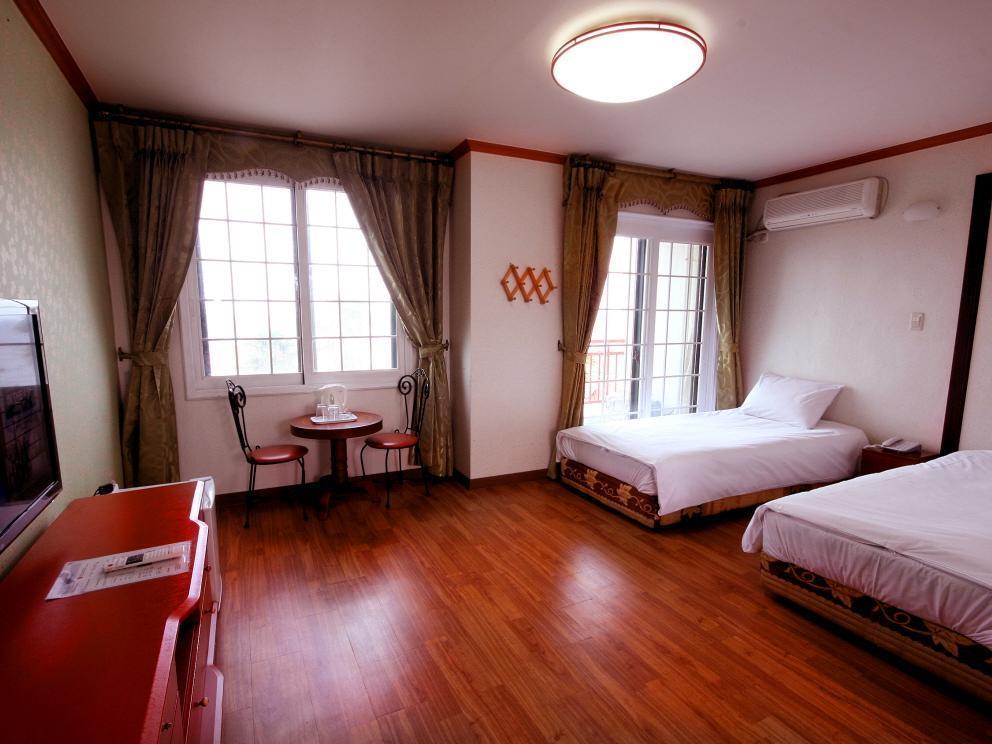 Sea Cliff Hotel Jeju Exterior photo
